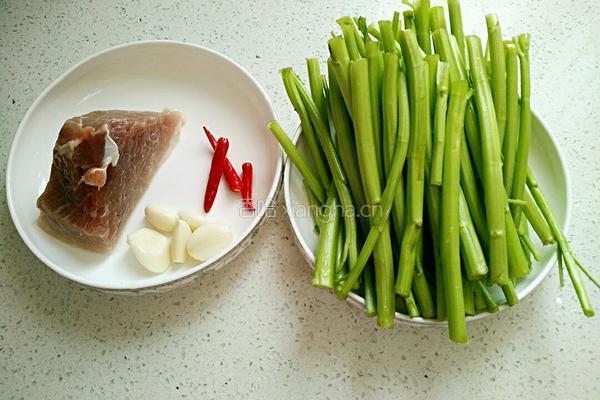 空心菜炒肉的做法图解1