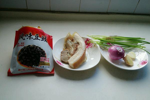 风味豆豉回锅肉的做法图解3