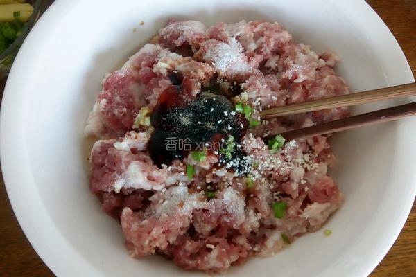 面筋果塞肉的做法图解2