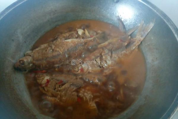 红烧小鳊鱼的做法图解5
