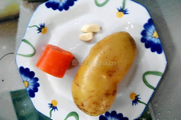 咖香土豆丝的做法图解1