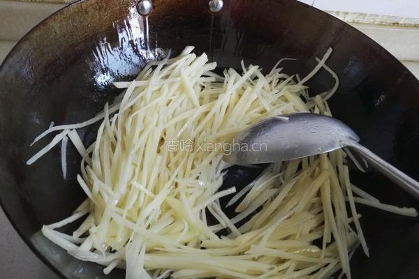 青椒土豆丝的做法图解3