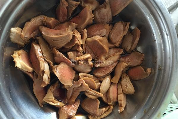 辣炒鸡珍的做法图解2