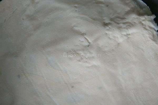 快手早餐之鸡蛋葱油饼的做法图解1