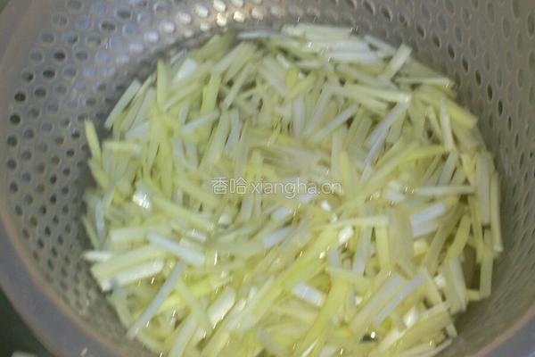 榨菜火腿韭菜鸡蛋的做法图解4