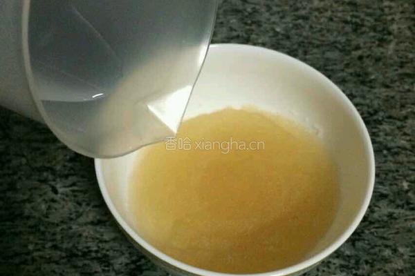 牛奶布丁的做法图解1