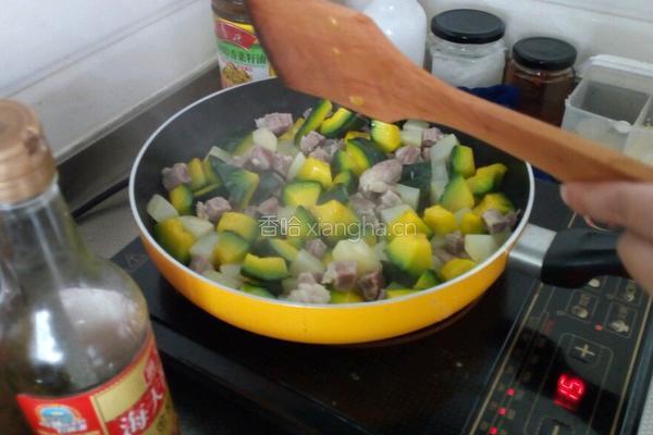 小南瓜土豆炖牛腩的做法图解4