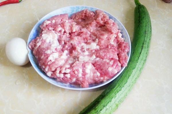 丝瓜肉丸汤的做法图解1