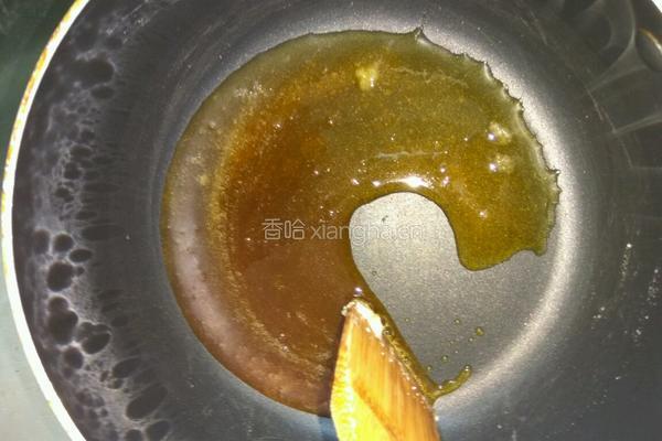 炒糖色的做法图解2