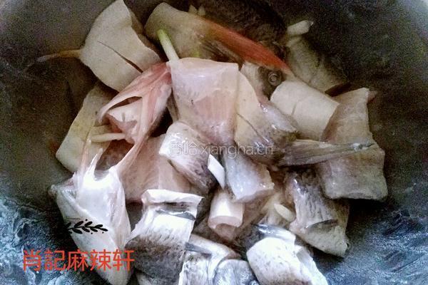 藤椒野生水煮鱼的做法图解1