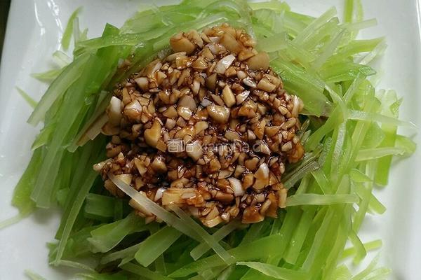 炝拌莴笋的做法图解7