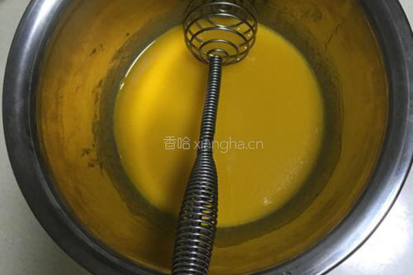 草莓酸奶蛋糕卷的做法图解2