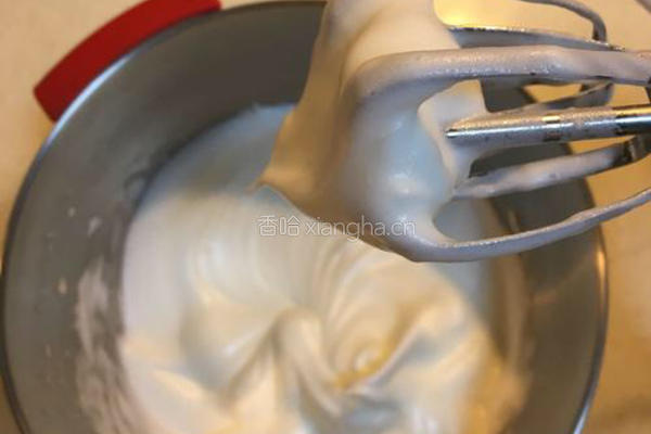 草莓酸奶蛋糕卷的做法图解5