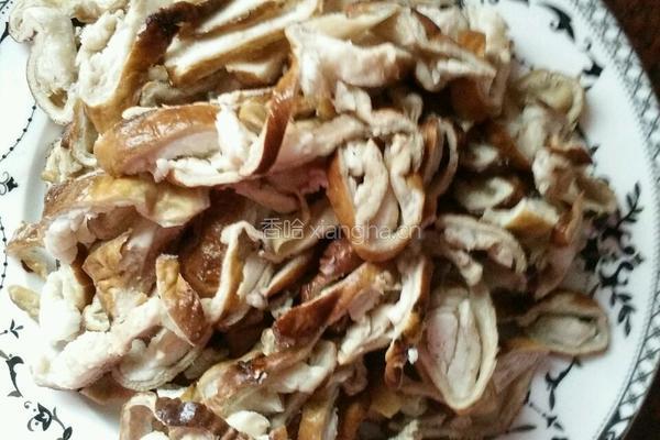 腌豆角青炒腊猪肠的做法图解3