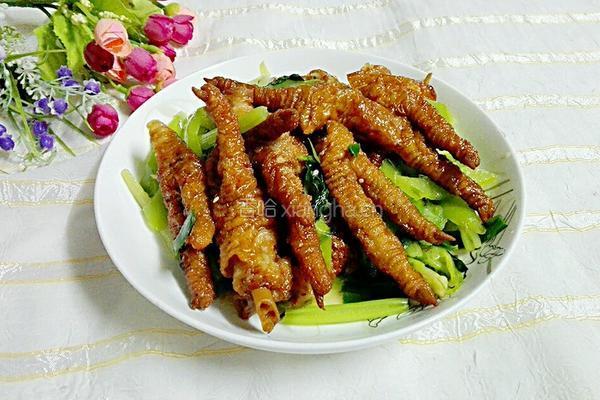 青椒炒凤爪的做法图解9