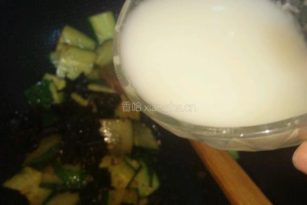 木耳黄瓜炒蛋的做法图解12