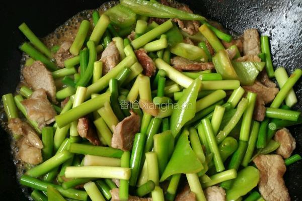 蒜台炒肉的做法图解3
