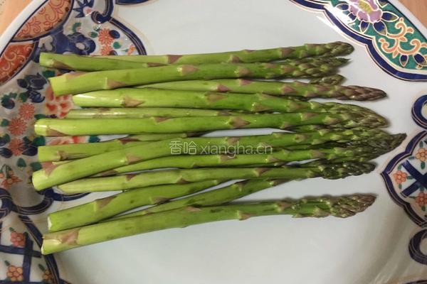 培根芦笋卷的做法图解1
