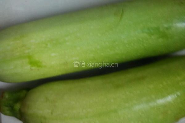 猪肉西葫芦馅饼的做法图解2