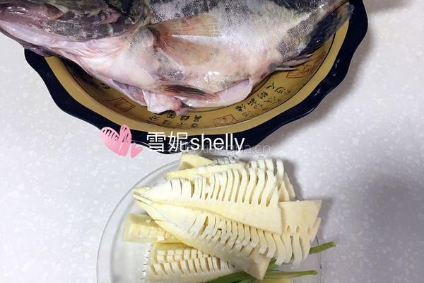 鲜笋野生桂鱼汤的做法图解3