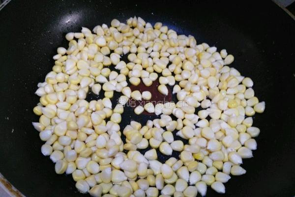 蔬菜玉米腊肠粒的做法图解4
