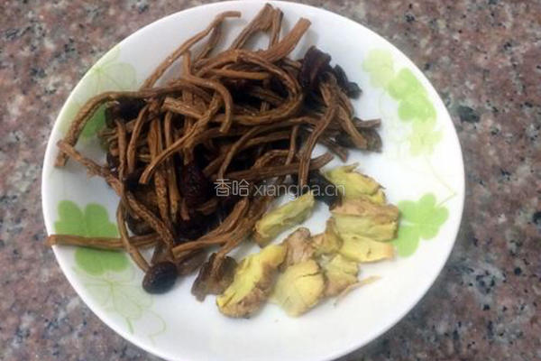筒骨茶树菇汤的做法图解4