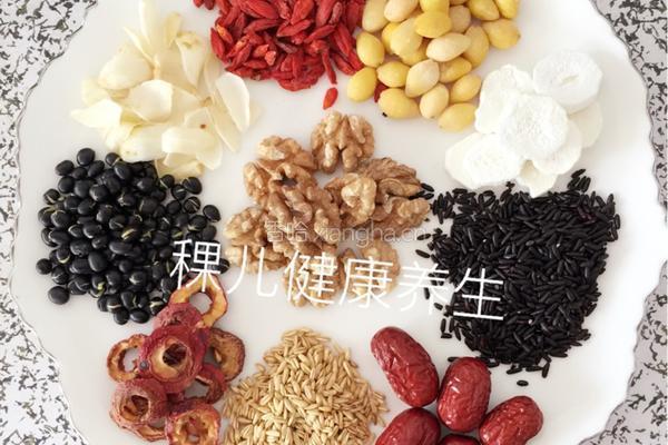 核桃黑芝麻糊的做法图解1