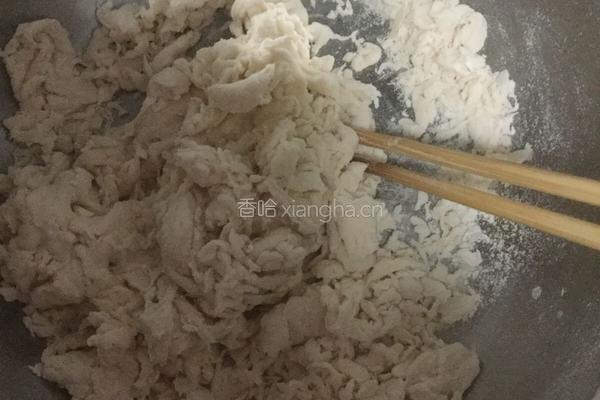 韭菜鸡蛋水煎饺的做法图解1