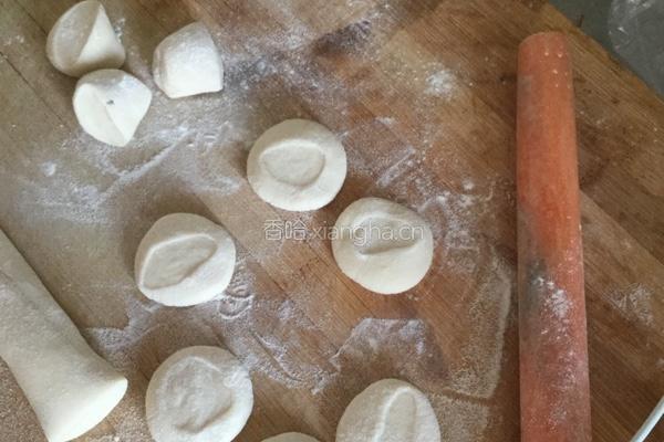 韭菜鸡蛋水煎饺的做法图解9