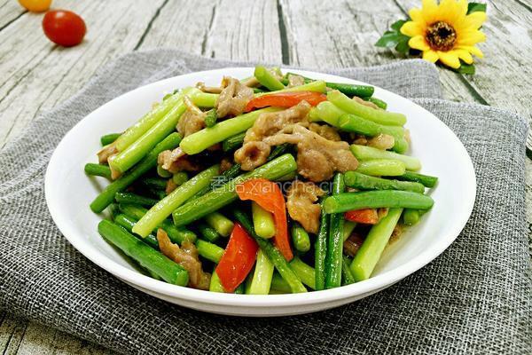 蒜苔炒鸭片的做法图解10