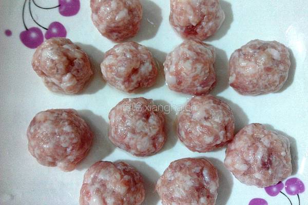 豆腐油菜肉丸汤的做法图解2