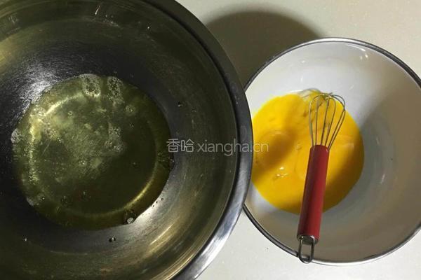 摩卡芝麻戚风蛋糕的做法图解2