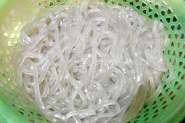 炒粉纤的做法图解1