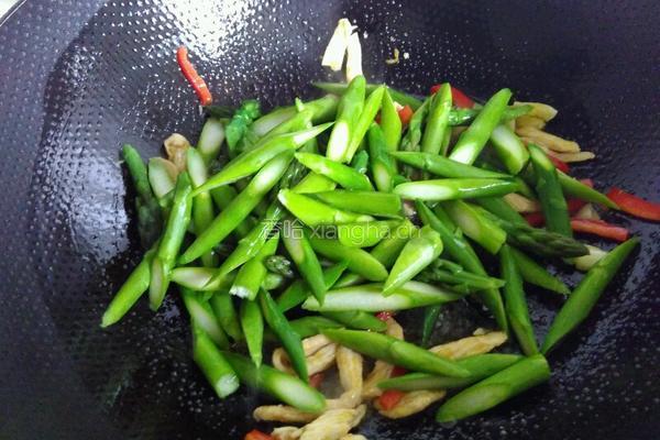 芦笋炒鸡丝的做法图解5
