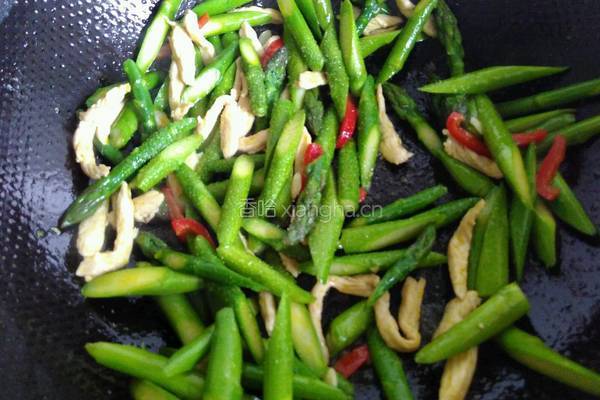 芦笋炒鸡丝的做法图解6
