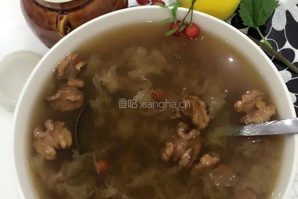 蜂蜜银耳汤的做法图解4