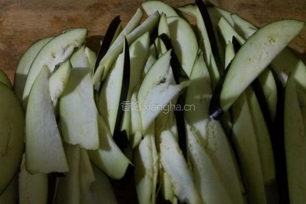 茄子炒辣椒的做法图解2