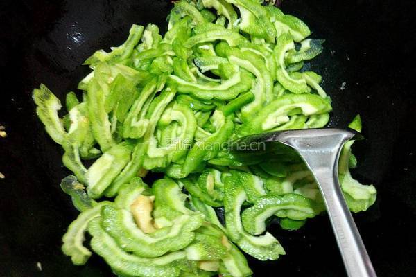 苦瓜荷包蛋汤的做法图解4