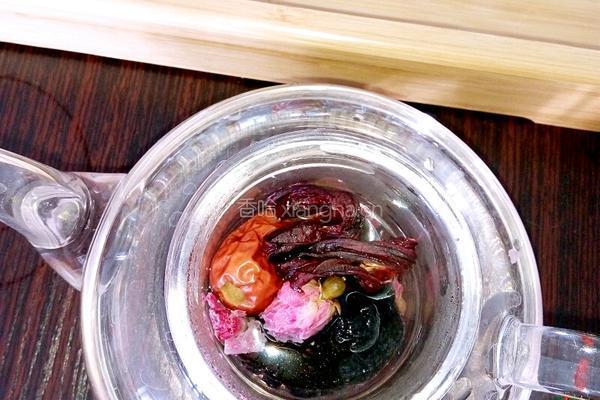 洛神蓝梅茶果的做法图解3