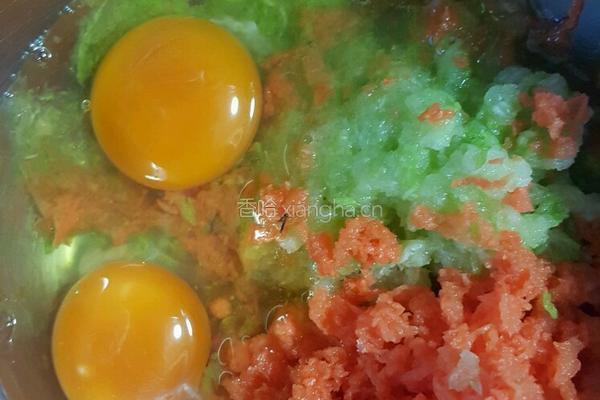 西葫芦蔬菜饼的做法图解1