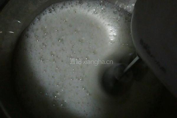 戚风蛋糕的做法图解4