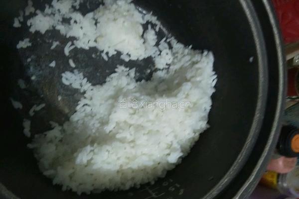蛋炒饭的做法图解1