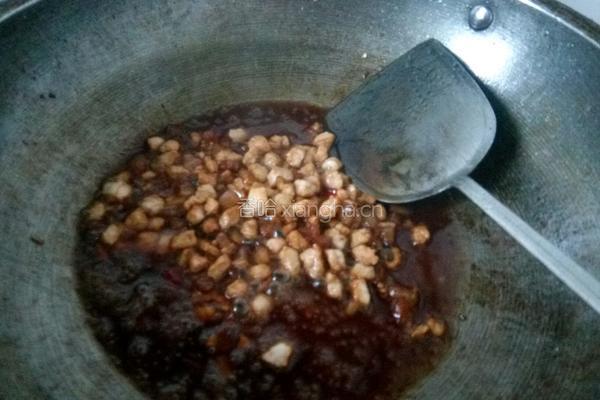 毛豆米烧肉的做法图解4