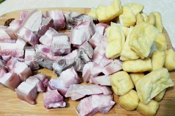 油豆腐烧五花肉的做法图解2