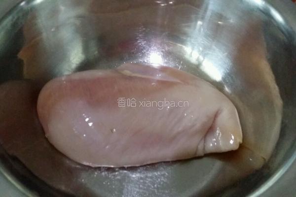 奶油蘑菇烤鸡奶酪披萨的做法图解1