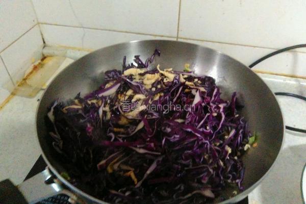 鸡丝紫甘蓝的做法图解3