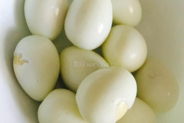 鹌鹑蛋肉丸的做法图解1