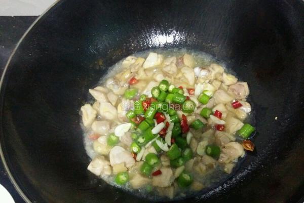 辣子鸡丁（家常菜）的做法图解7