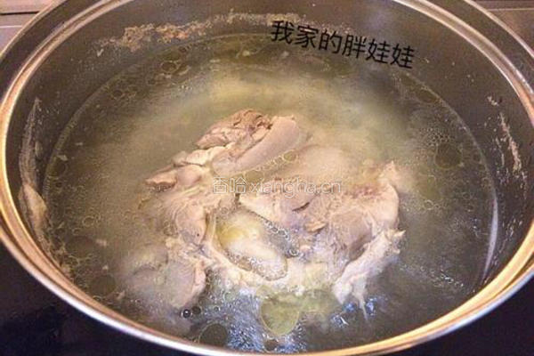凉拌麻辣手撕鸡腿肉的做法图解1