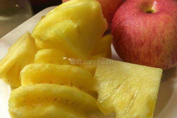 苹果菠萝汁的做法图解2